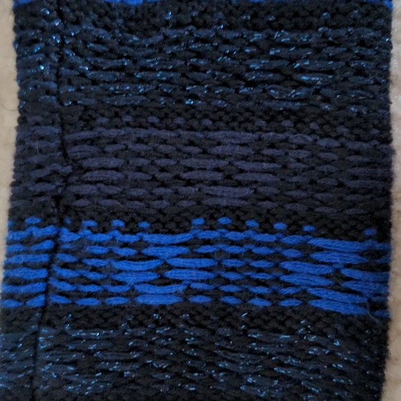 Cache Sweater - Picture 9 of 9